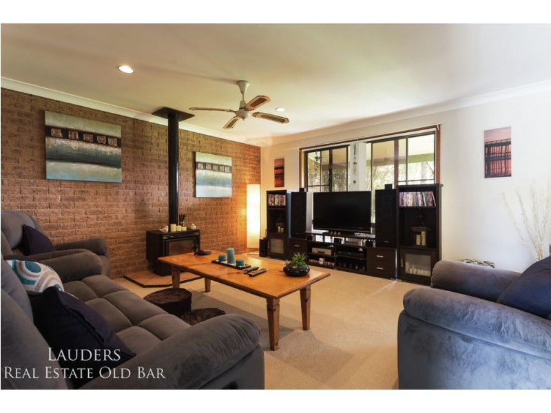 19 Casuarina Close, Old Bar NSW 2430