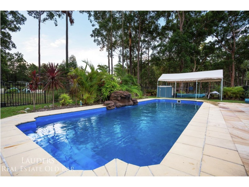 1 Rebecca Close, Old Bar NSW 2430