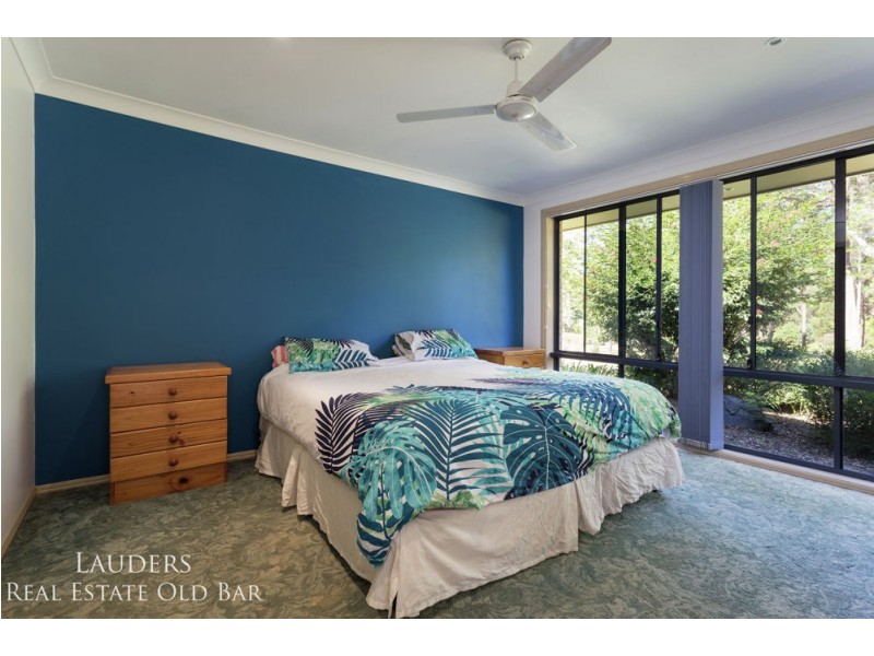 1 Rebecca Close, Old Bar NSW 2430