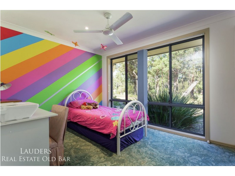 1 Rebecca Close, Old Bar NSW 2430