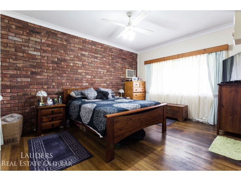 16 Ruprechts Road, Mitchells Island NSW 2430