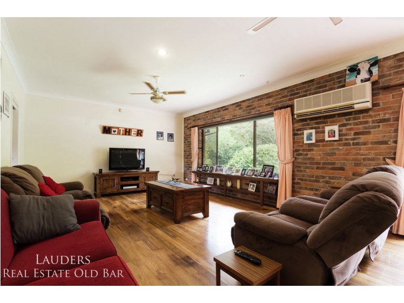 16 Ruprechts Road, Mitchells Island NSW 2430