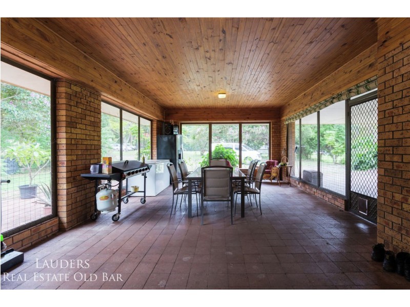 16 Ruprechts Road, Mitchells Island NSW 2430