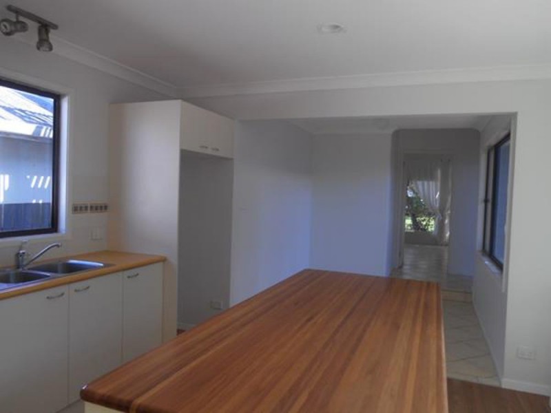 8 Pacific Street, Wallabi Point NSW 2430