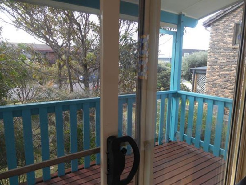 8 Pacific Street, Wallabi Point NSW 2430