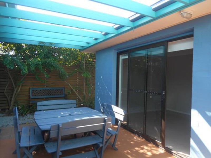 8 Pacific Street, Wallabi Point NSW 2430