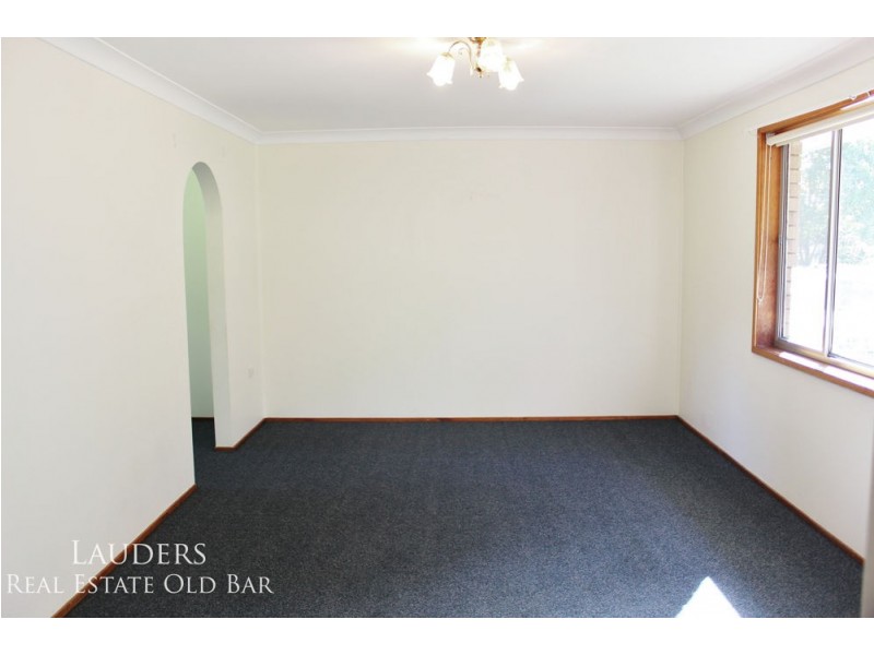 836 Old Bar Road, Old Bar NSW 2430
