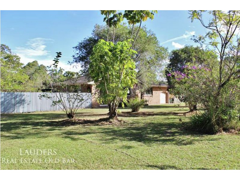 836 Old Bar Road, Old Bar NSW 2430