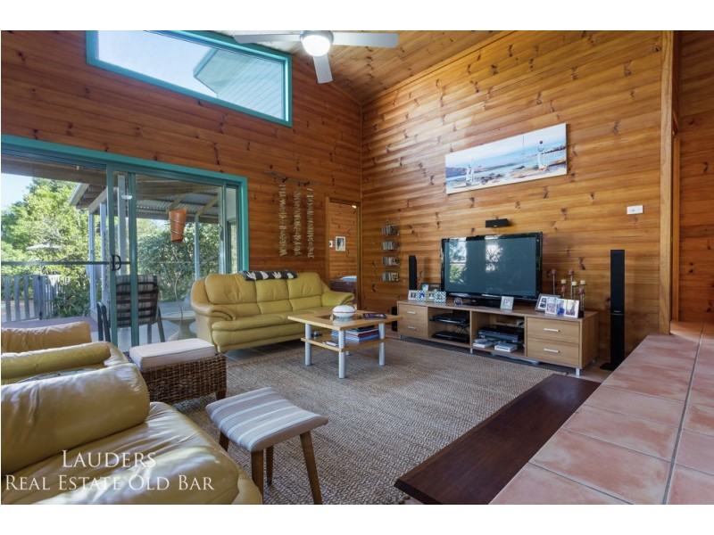 18 Connell Street, Old Bar NSW 2430