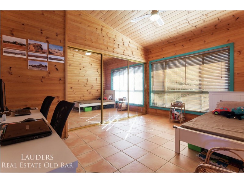 18 Connell Street, Old Bar NSW 2430