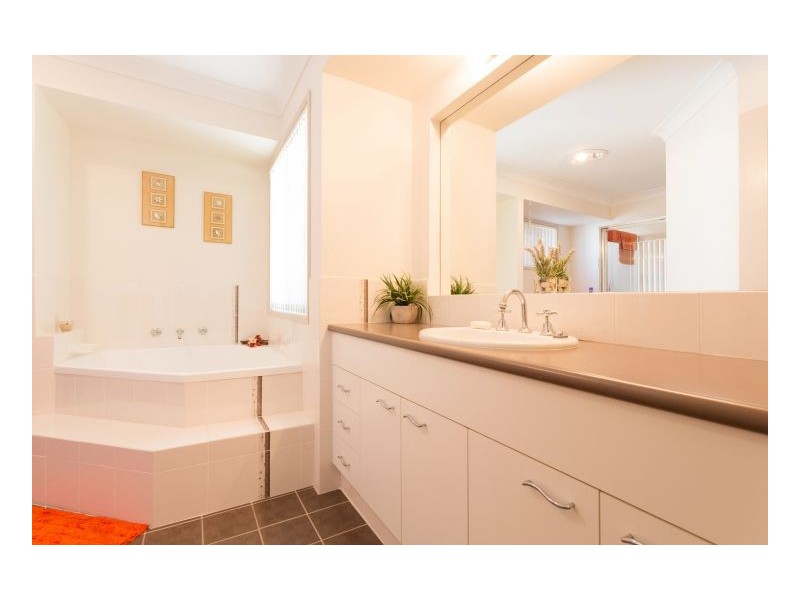 135 Heron Road, Old Bar NSW 2430