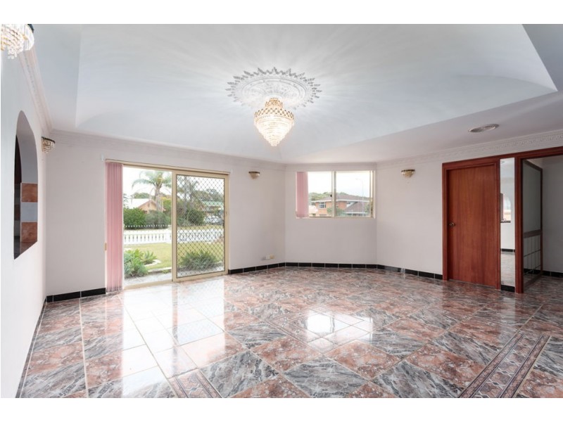 12 Beach Street, Wallabi Point NSW 2430