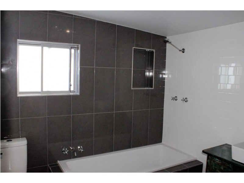 11a Hall Street, Old Bar NSW 2430