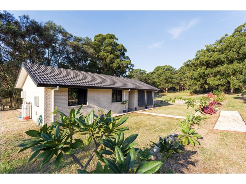 1 Rainforest Drive, Mitchells Island NSW 2430
