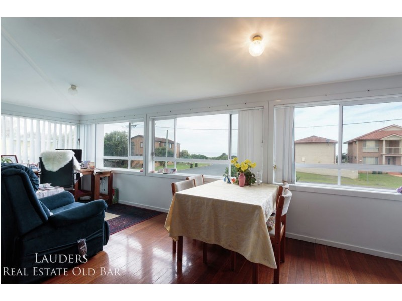 1 Lewis Street, Old Bar NSW 2430