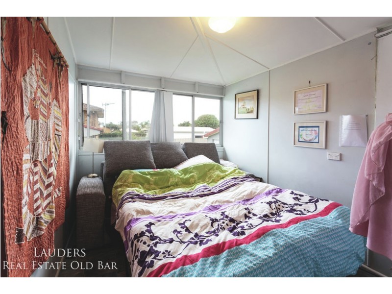 1 Lewis Street, Old Bar NSW 2430