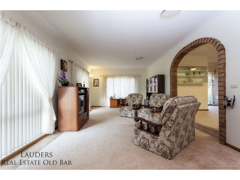 36 Joel Drive, Old Bar NSW 2430