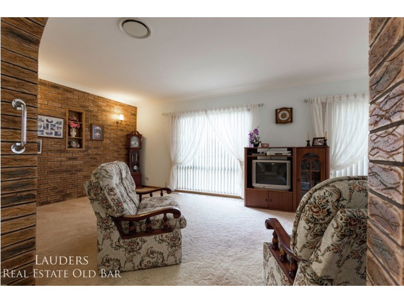 36 Joel Drive, Old Bar NSW 2430