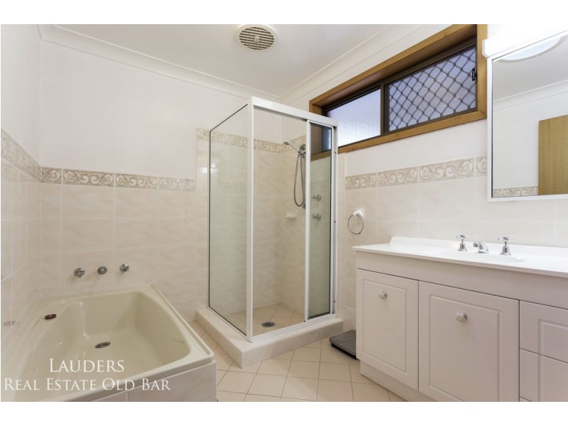 36 Joel Drive, Old Bar NSW 2430