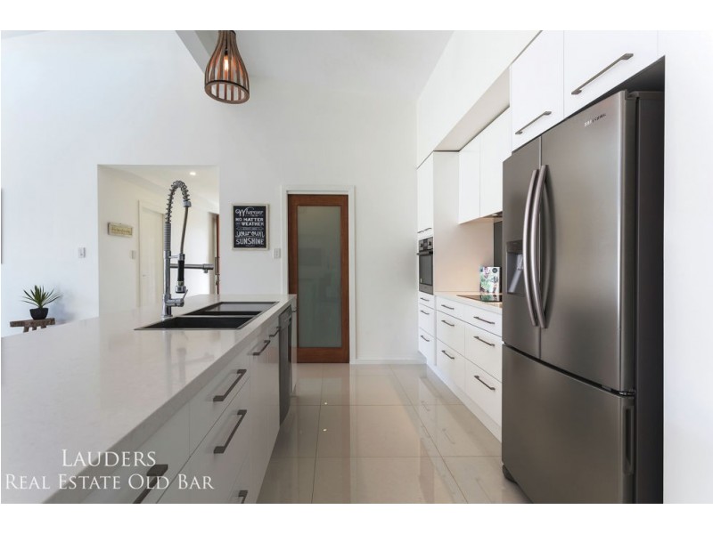 24 Howard Street, Wallabi Point NSW 2430