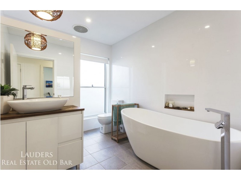 24 Howard Street, Wallabi Point NSW 2430