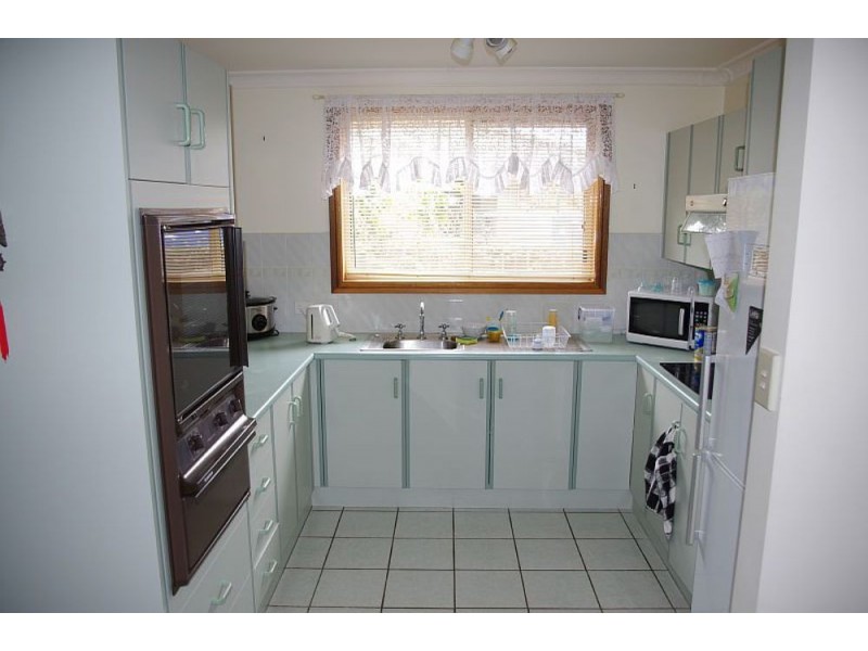 2/3 Drury Close, Old Bar NSW 2430