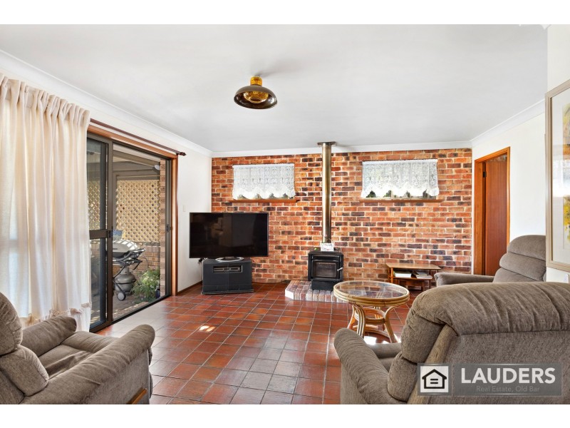 13 Joel Drive, Old Bar NSW 2430