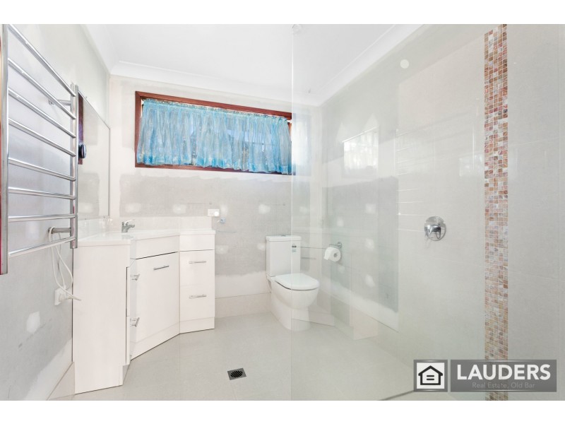 13 Joel Drive, Old Bar NSW 2430