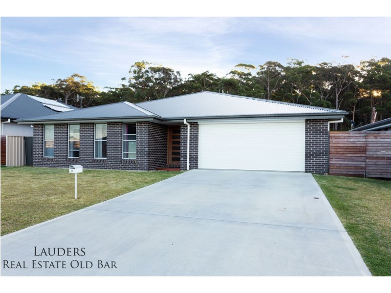 27 Albatross Way, Old Bar NSW 2430