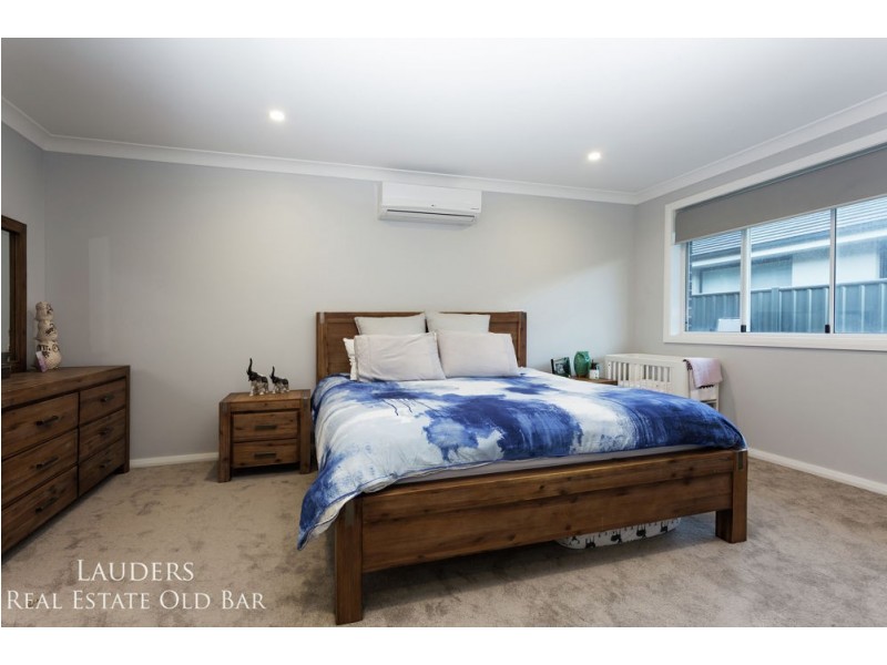 27 Albatross Way, Old Bar NSW 2430