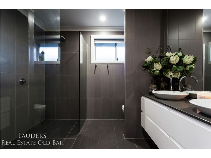 27 Albatross Way, Old Bar NSW 2430