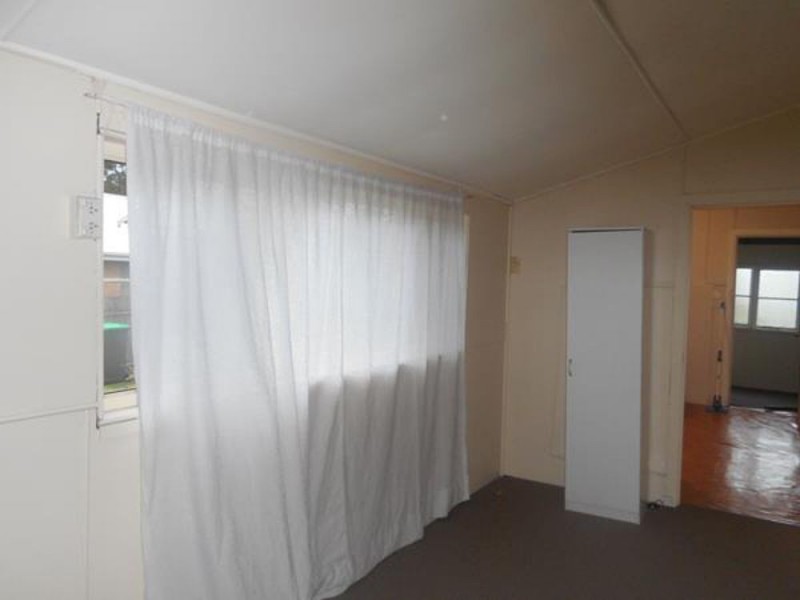 28 Old Bar Road, Old Bar NSW 2430