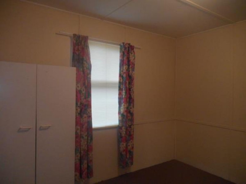 28 Old Bar Road, Old Bar NSW 2430