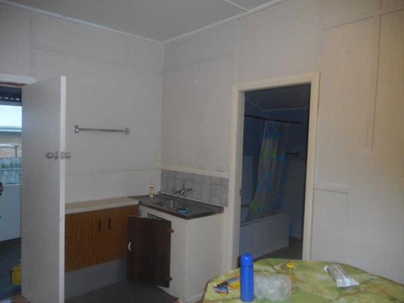 28 Old Bar Road, Old Bar NSW 2430