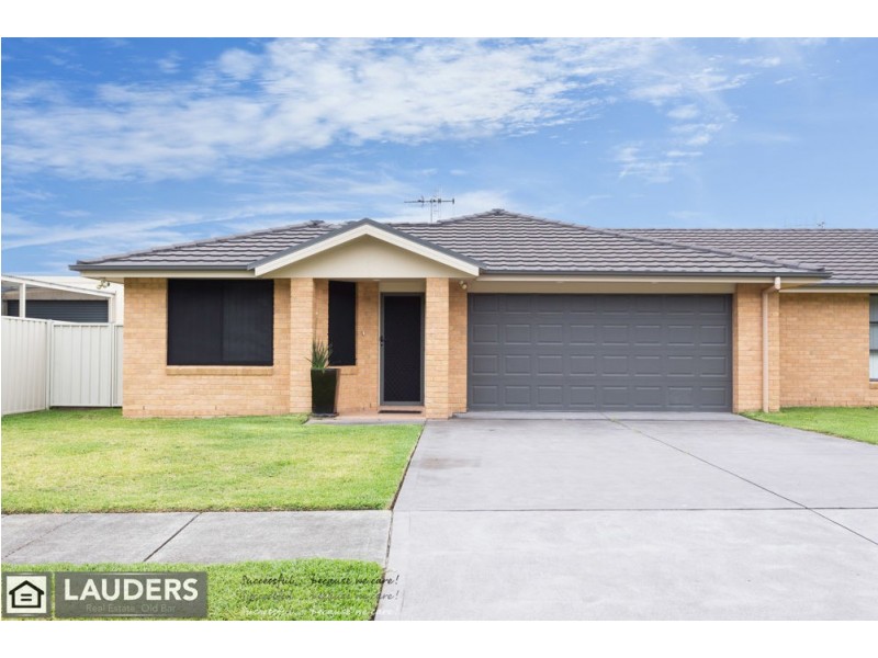 2/24 Albatross Way, Old Bar NSW 2430