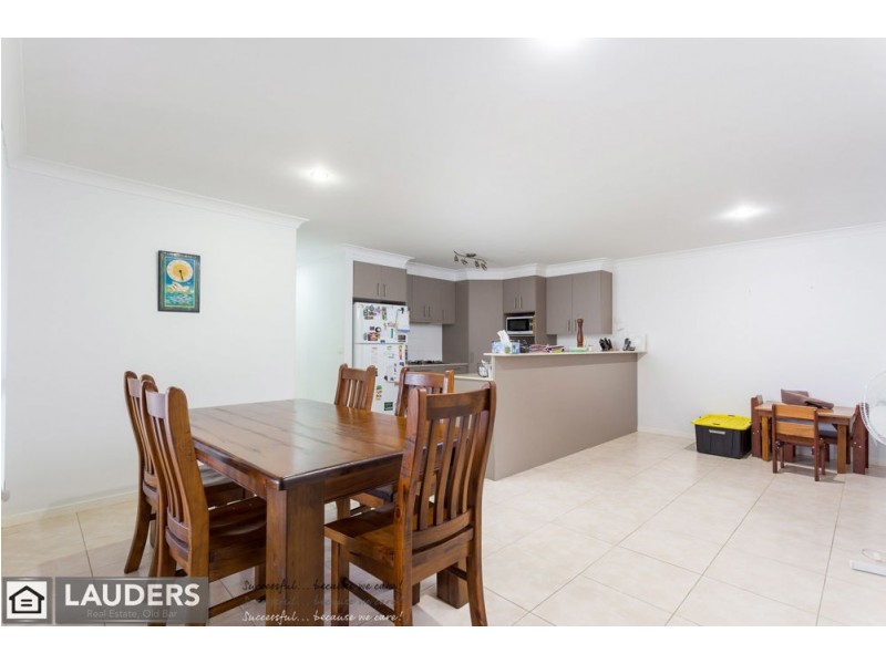 2/24 Albatross Way, Old Bar NSW 2430