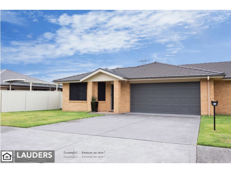 2/24 Albatross Way, Old Bar NSW 2430