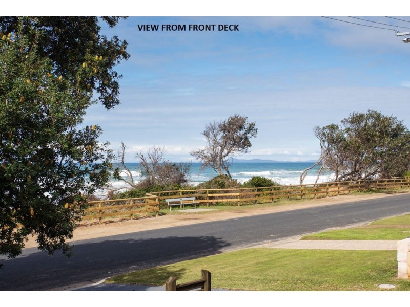 19 Pacific Parade, Old Bar NSW 2430