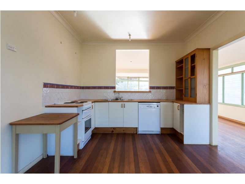 19 Pacific Parade, Old Bar NSW 2430