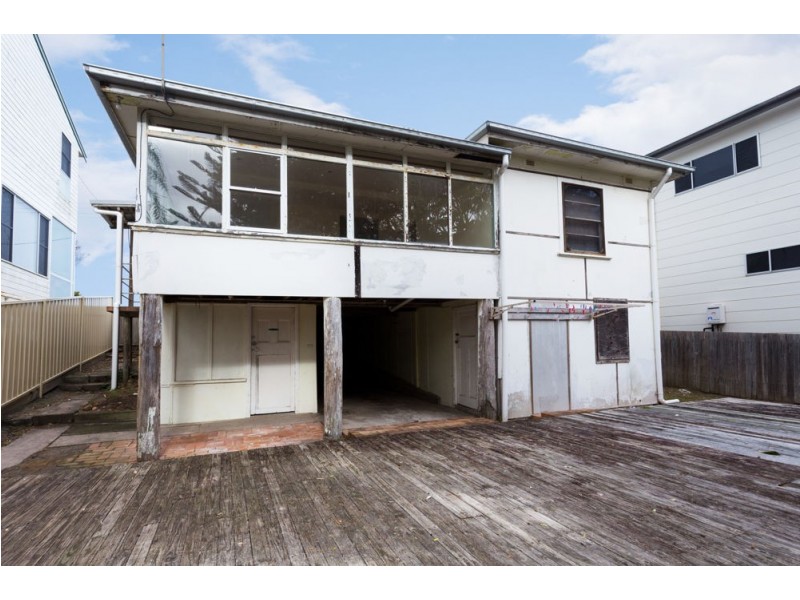 19 Pacific Parade, Old Bar NSW 2430