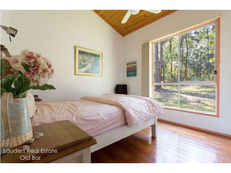 24 Rainforest Drive, Mitchells Island NSW 2430