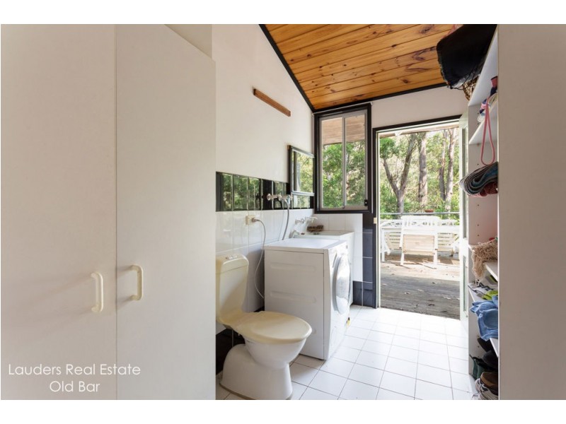 24 Rainforest Drive, Mitchells Island NSW 2430
