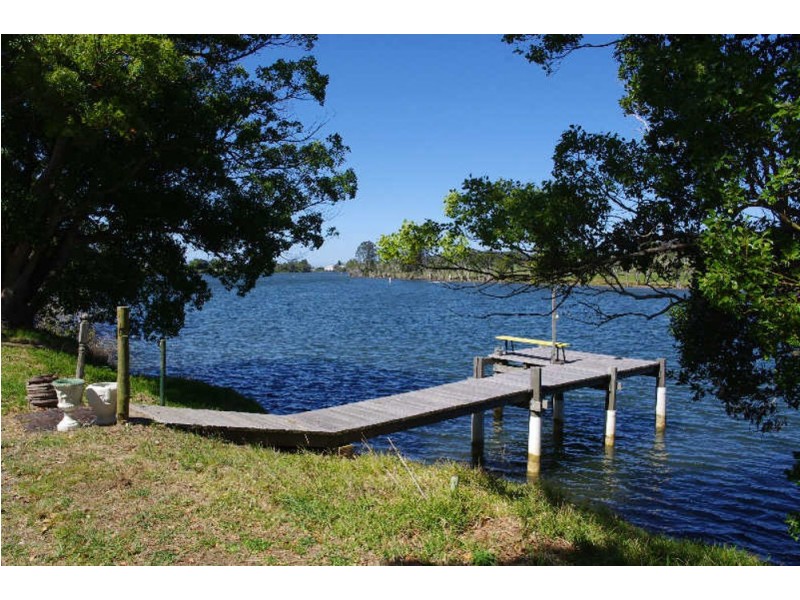 40-42 Weeks Lane, Oxley Island NSW 2430