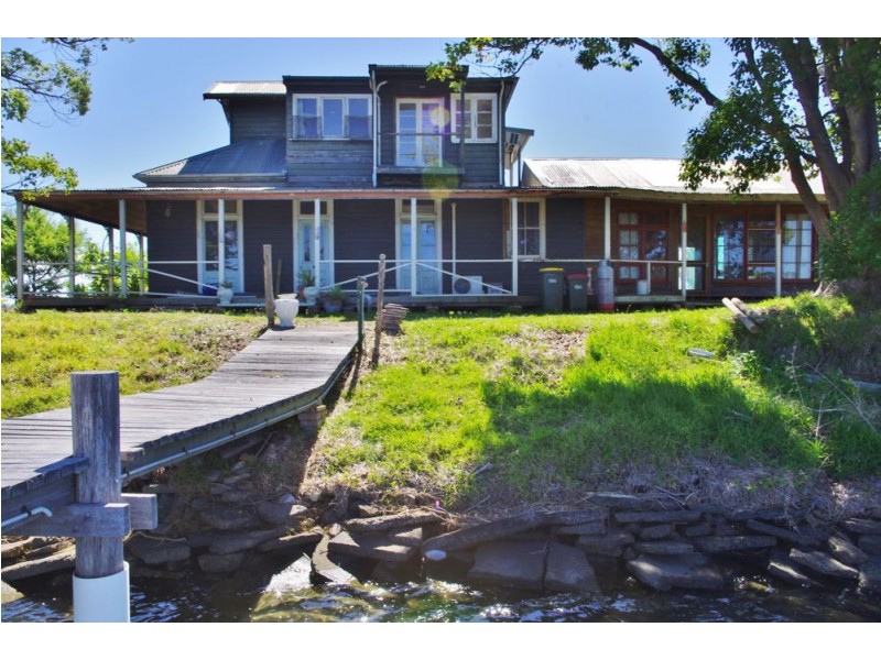 40-42 Weeks Lane, Oxley Island NSW 2430