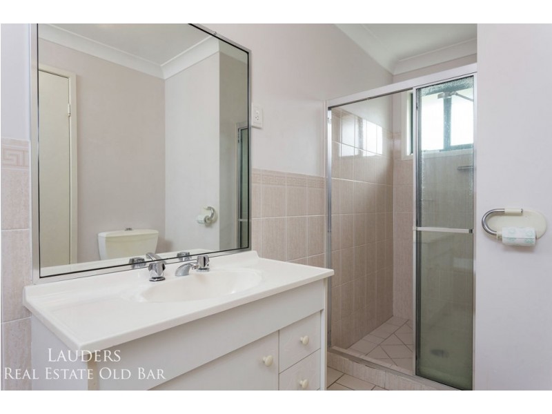 4/26 Old Bar Road, Old Bar NSW 2430