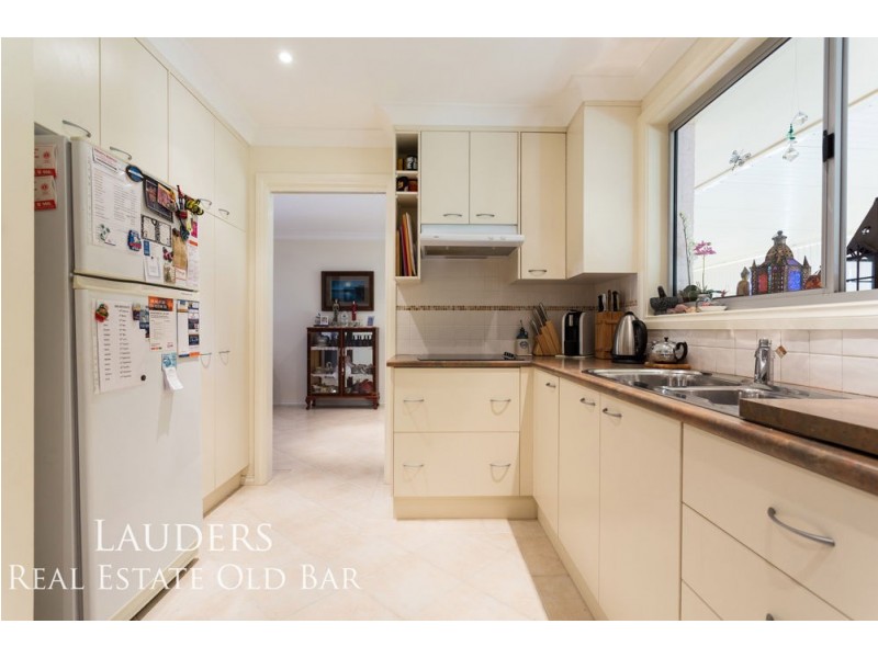 24 Carrabeen Drive, Old Bar NSW 2430