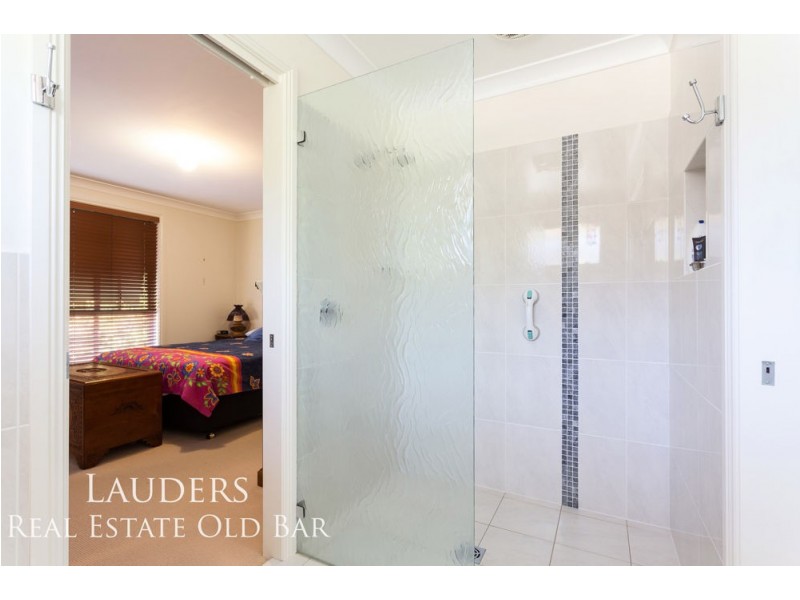 24 Carrabeen Drive, Old Bar NSW 2430