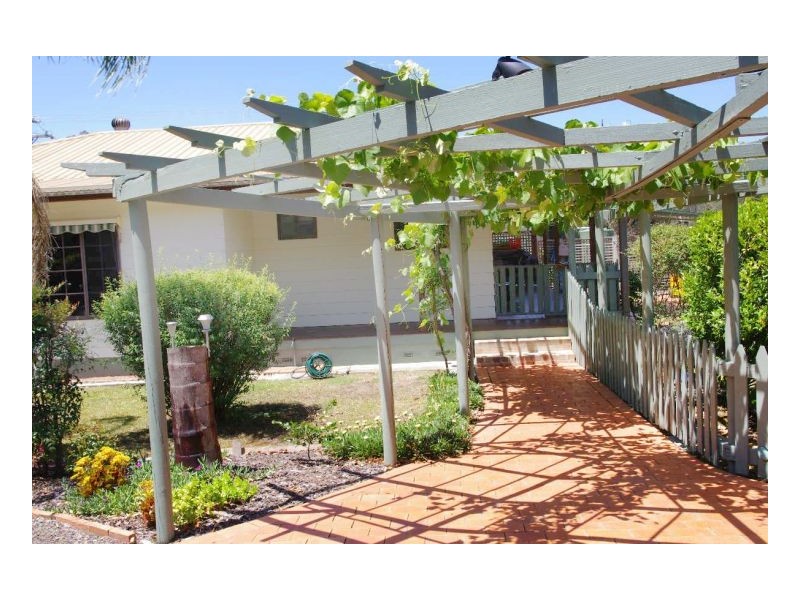 552 Old Bar Road, Old Bar NSW 2430