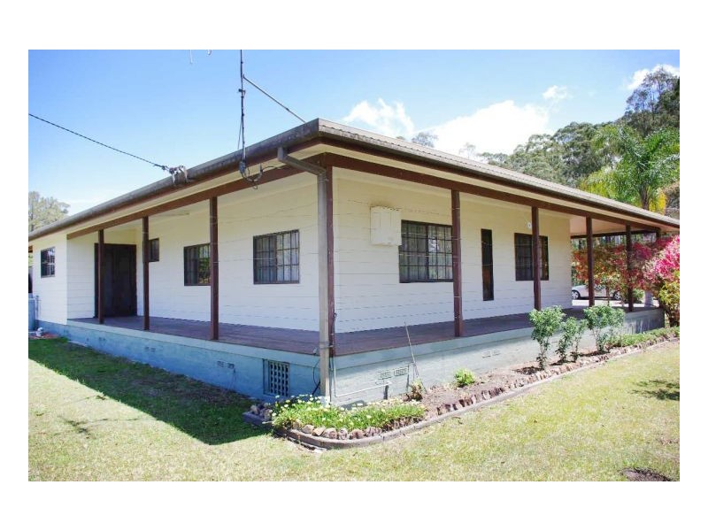552 Old Bar Road, Old Bar NSW 2430