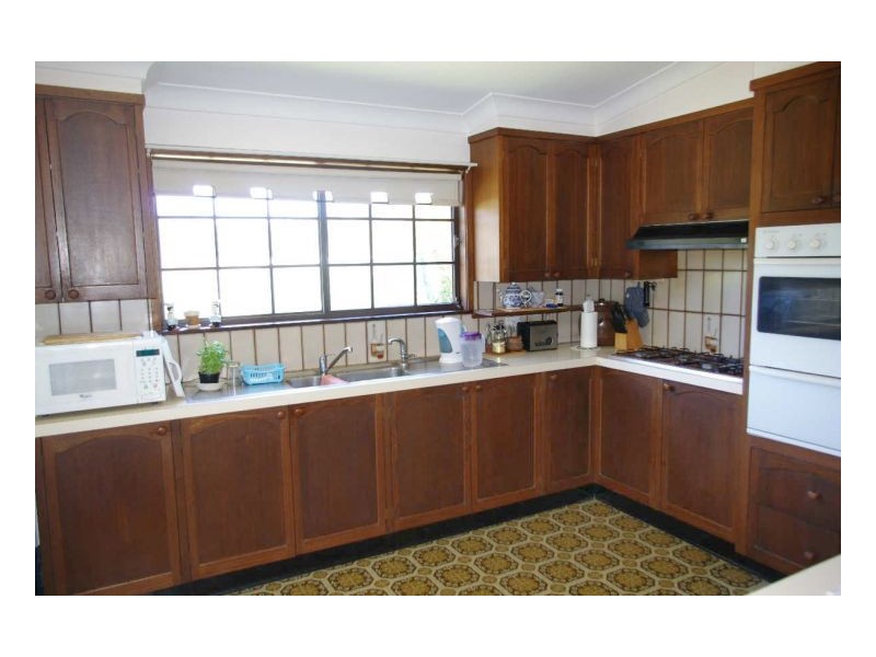 552 Old Bar Road, Old Bar NSW 2430